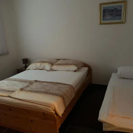 Apartment Mateo Lopar